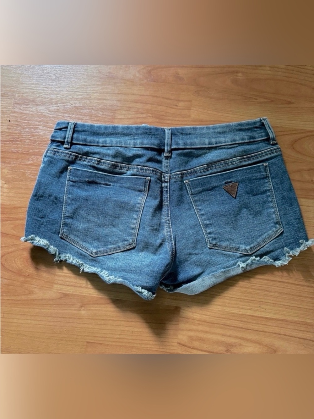 Guess medium wash denim shorts size 27